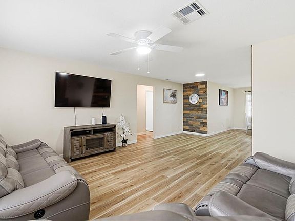 4th image of 3022 Jackson Dr