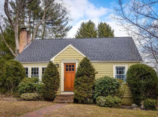 53 School St, Wayland, MA 01778