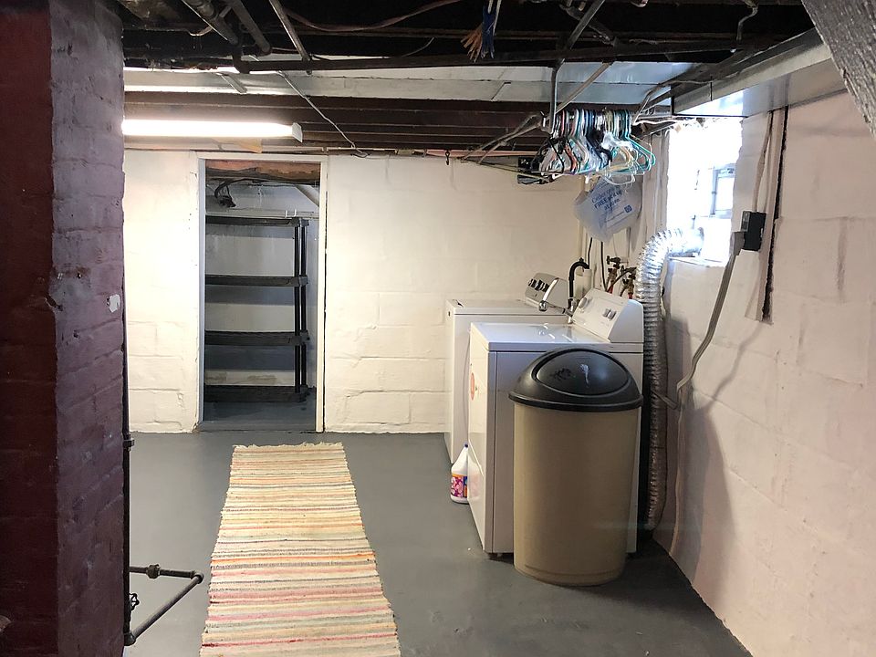 2nd image of 902 McClintock Ave