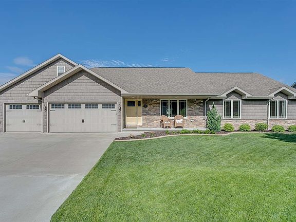 3rd image of 1591 Kingswood Dr
