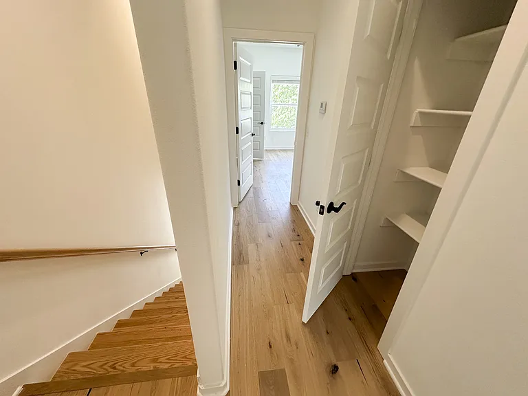 1703 W Holly St — Photo 3