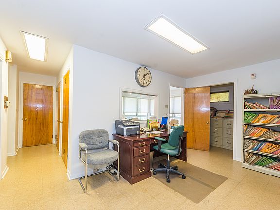 4th image of 551 S Orange Ave