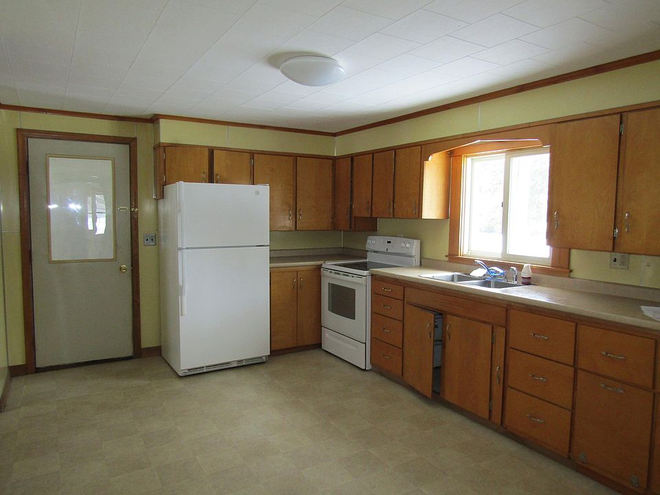 15 New Hampshire St Millinocket, ME, 04462 Apartments for Rent Zillow