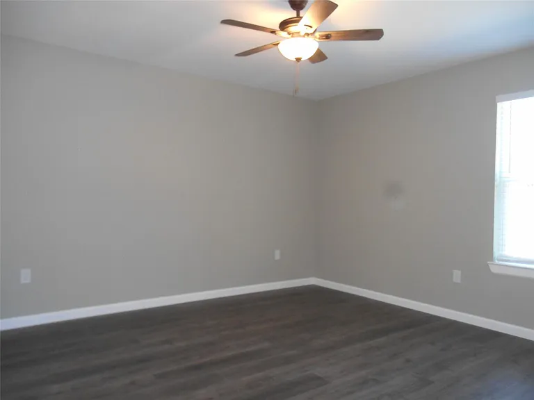 1547 Greenfield Rd — Photo 5