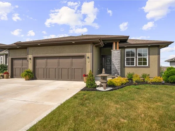 19634 W 115th Ct, Olathe, KS 66061