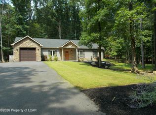 33 Arapahoe Cir, Hazleton, PA 18202