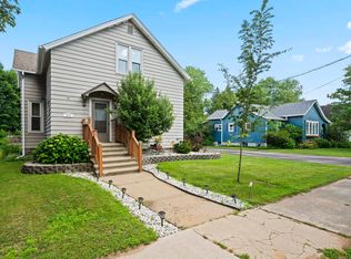 338 State St, Marinette, WI 54143