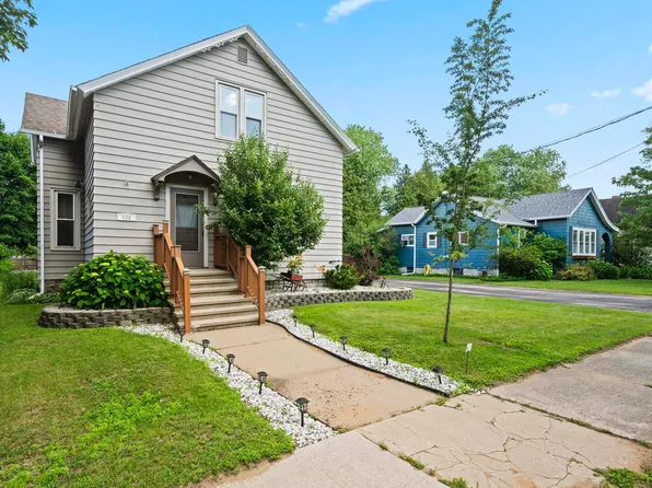 338 State St, Marinette, WI 54143