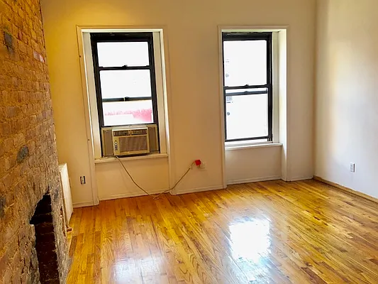 Rented by Bank Neary | media 13