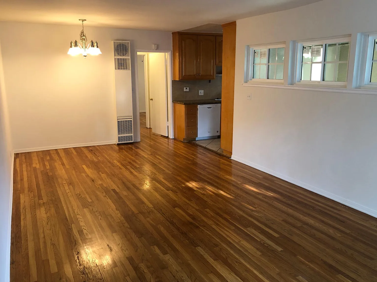 260 S Doheny Dr — Photo 2
