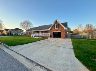 1216 Lago Rd, Chesapeake, VA 23322