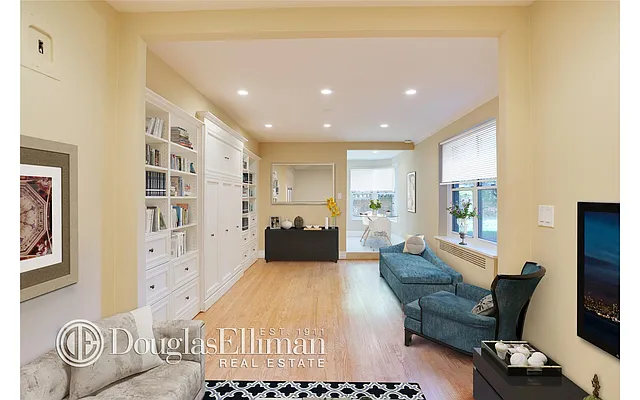 Sold by Douglas Elliman | media 21