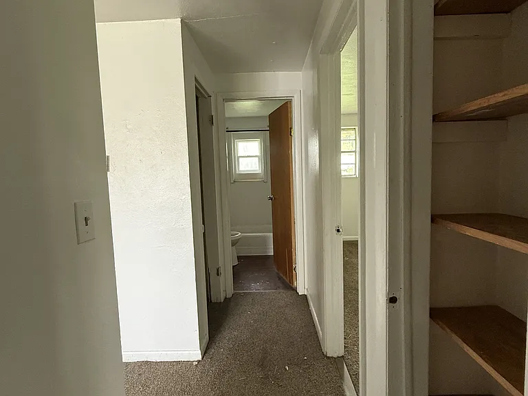 100-102 W Lindberg Dr — Photo 11
