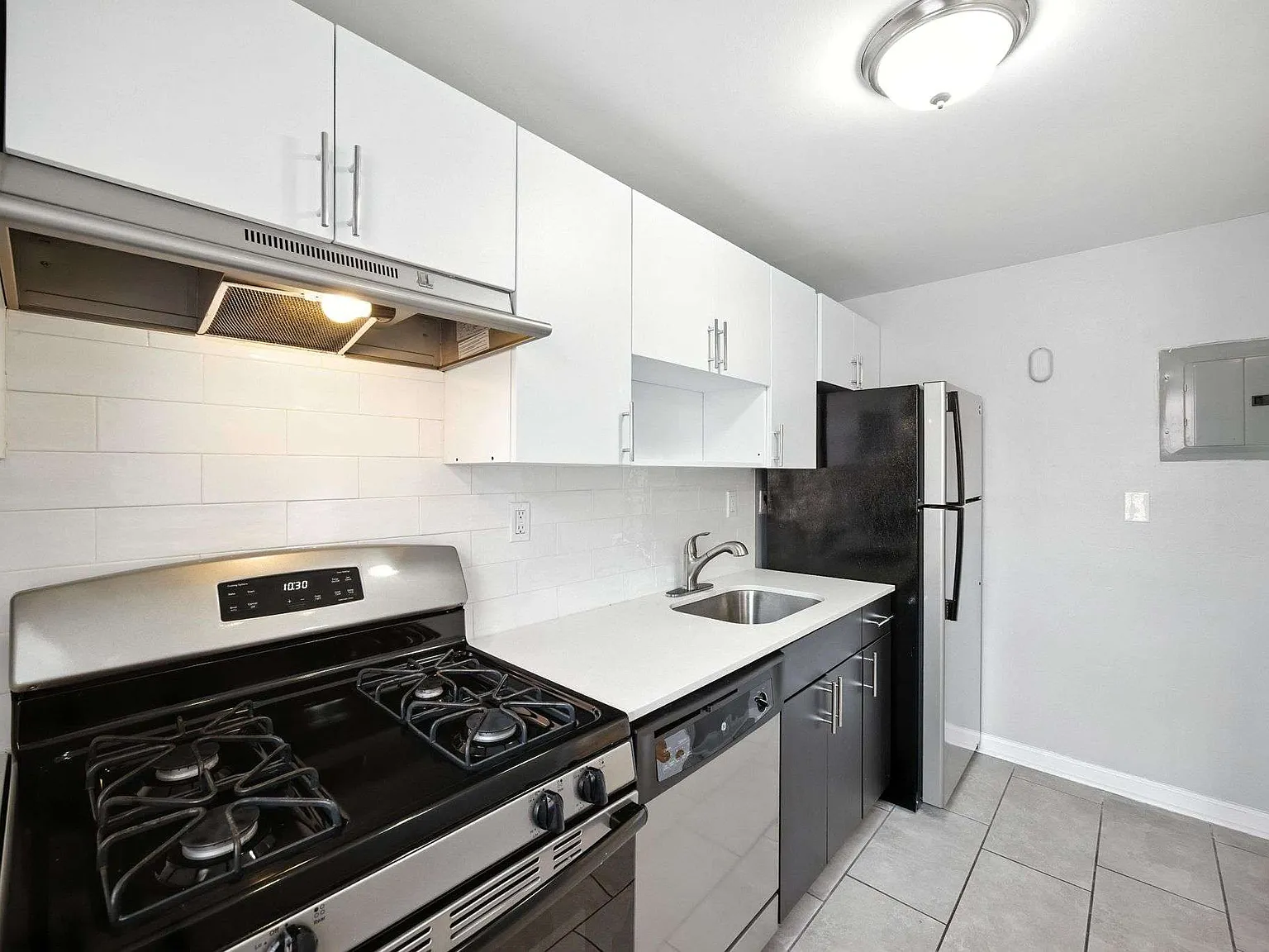 The Crossings at Maywood Apartments — Photo 4