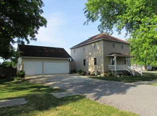 409 E Fine St, Ashkum, IL 60911