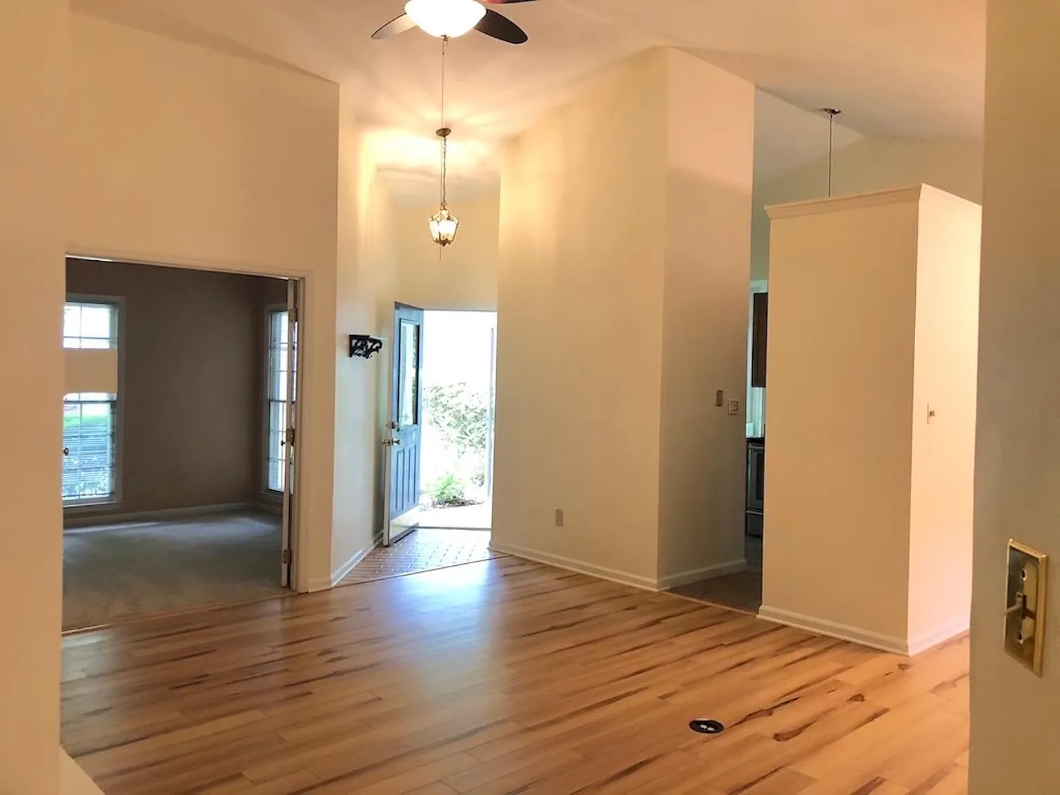 2 bed, 1403 sqft, $1,700 — Photo 4