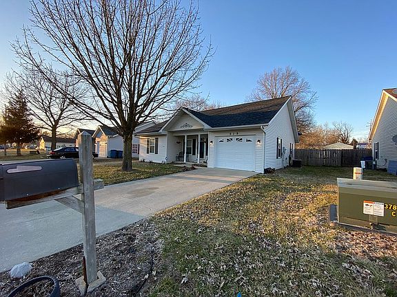 3rd image of 519 Monica Dr