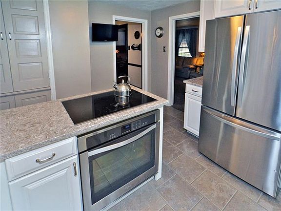 4th image of 103 Orthanel Ln