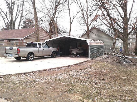 3rd image of 821 Harlow Ave
