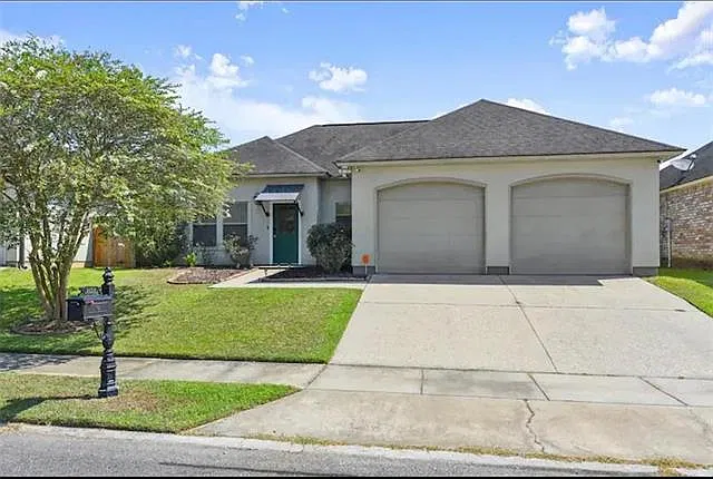 3 bed, 2.0 bath, 1514 sqft, $2,300 — Photo 1
