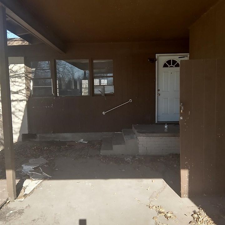 1st image of 2419-2421 NW Cheyenne Dr