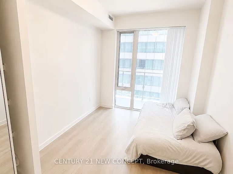 8 Widmer St #1712 — Photo 9