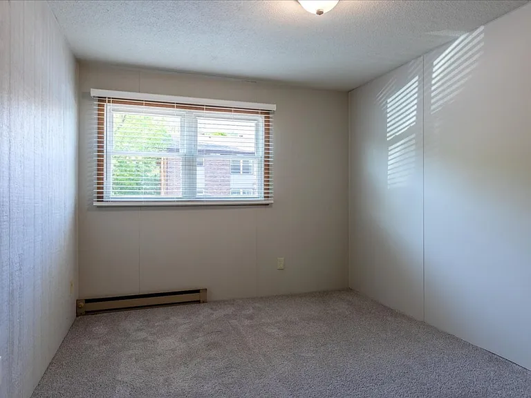 1703 S Broadway St — Photo 18