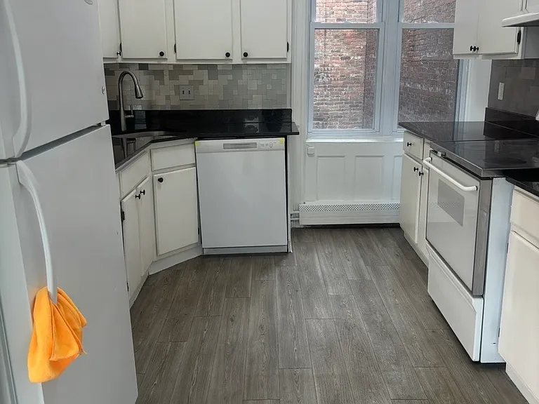 9 Saint Josephs Ter #2B — Photo 9
