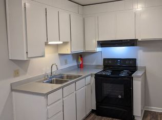 404 Russell Pkwy #8, Warner Robins, GA