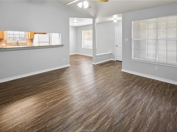 2022 Legacy Ln, College Station, TX 77840