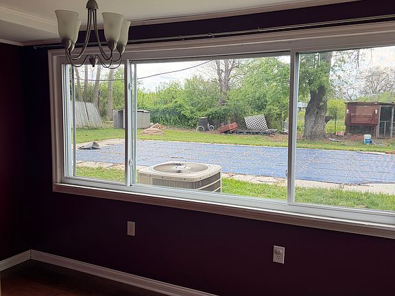3rd image of 40 Meadowbrook Rd