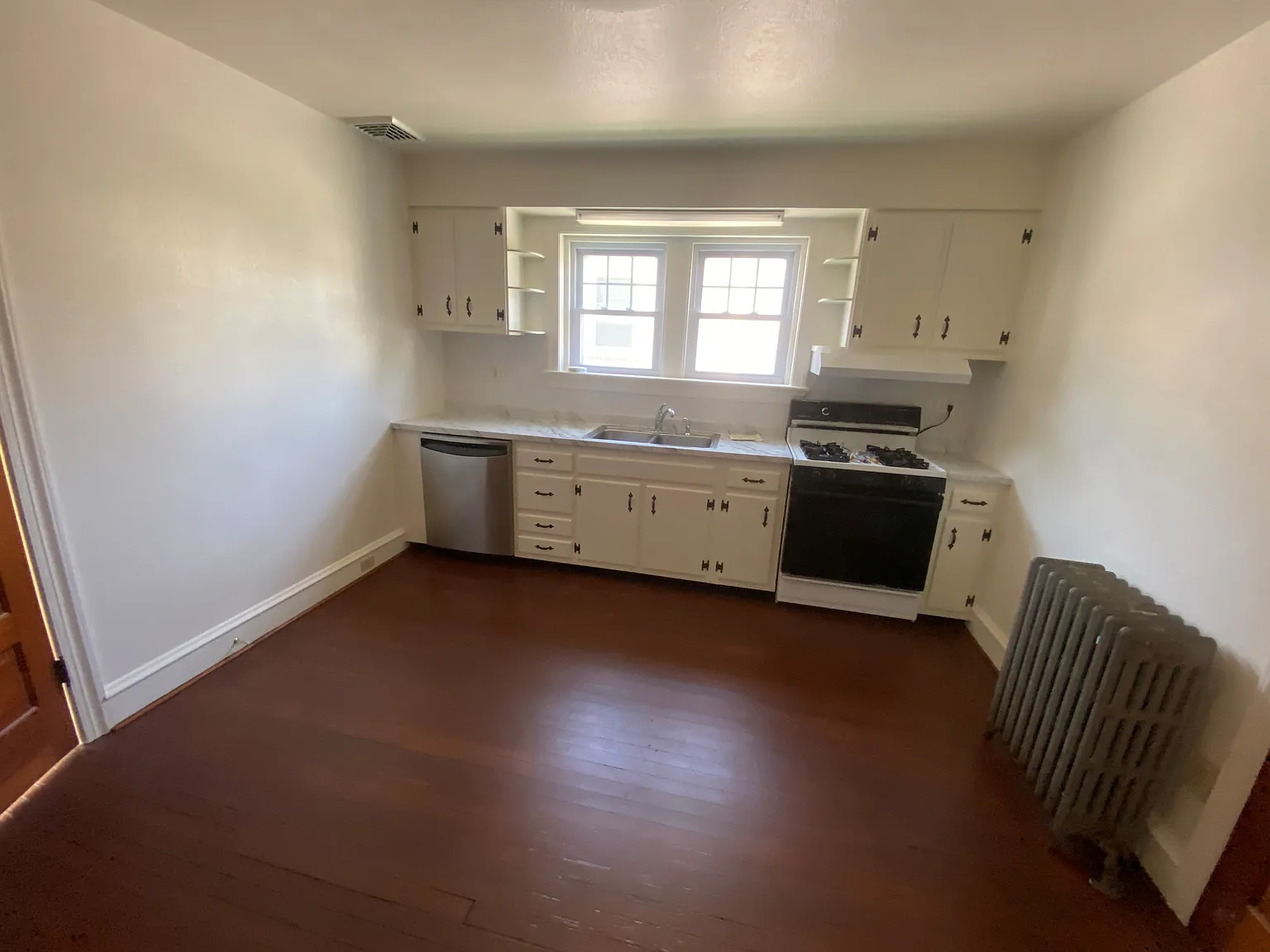 3 bed, 1500 sqft, $2,600 — Photo 3