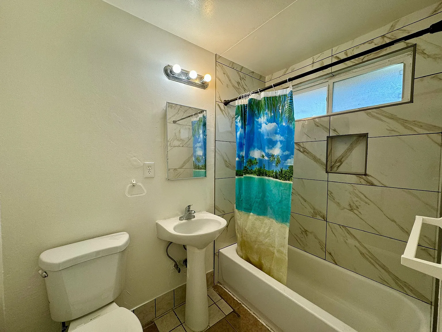 202 W Mayfair Ave — Photo 3