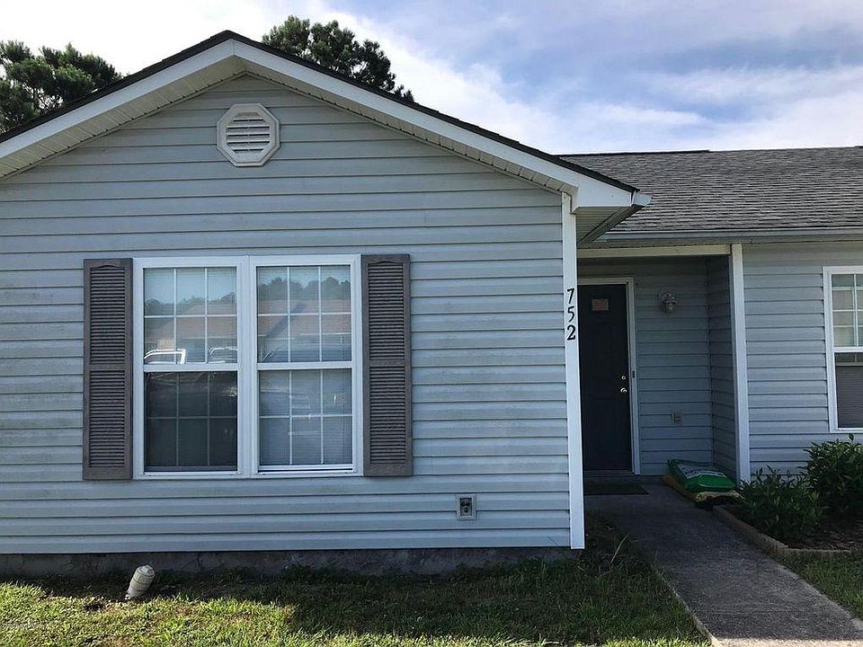 2nd image of 752 Pinewood Dr