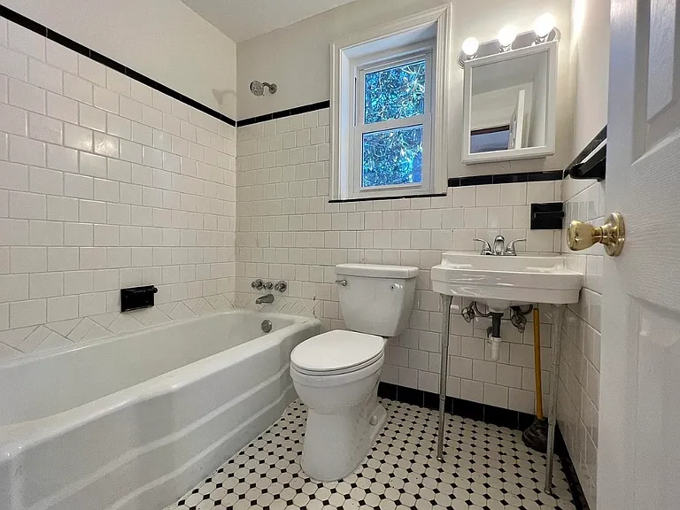 522 Risher St — Photo 5