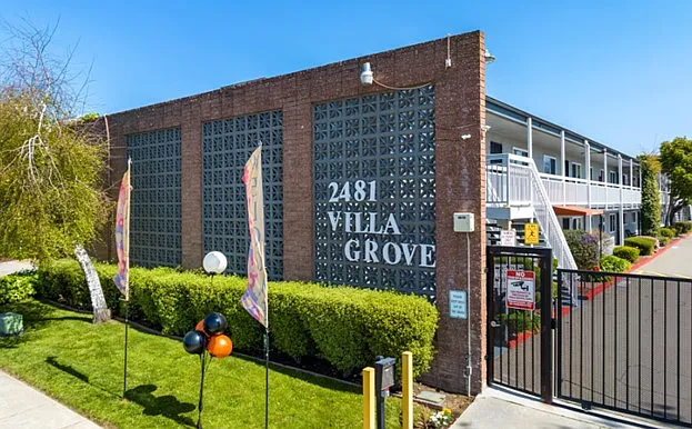 Villa Grove Apartments — Photo 2