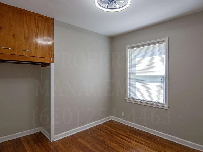 608 Waverly Way — Photo 14