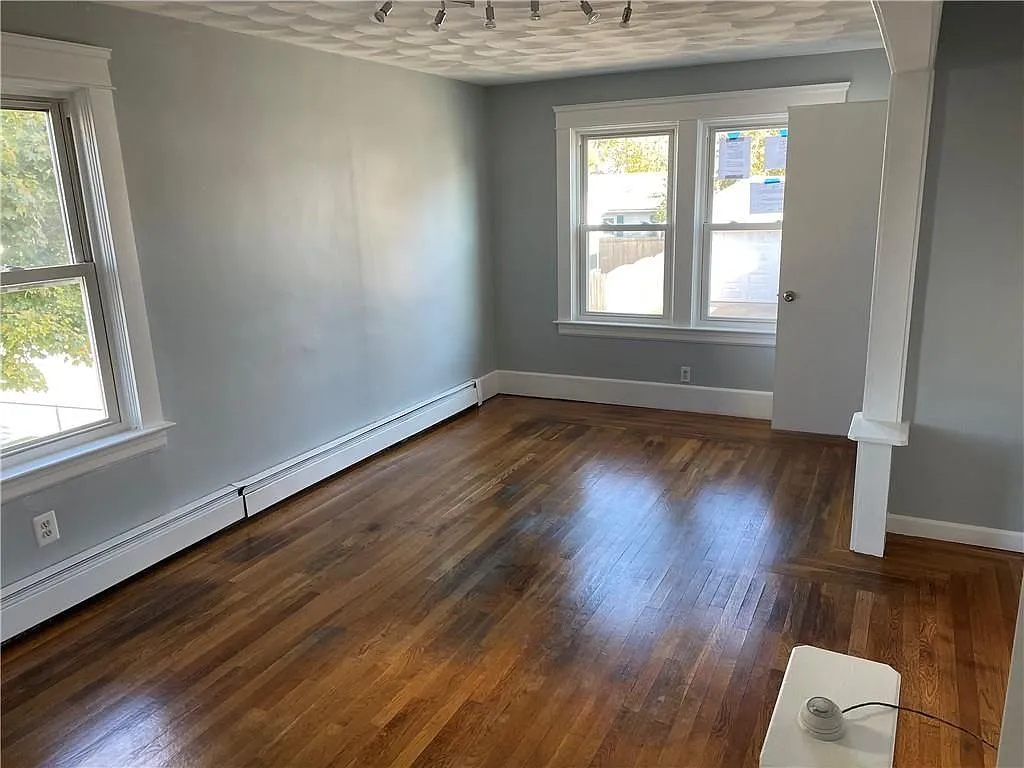 2 bed, 1.0 bath, 808 sqft, $1,650 — Photo 3