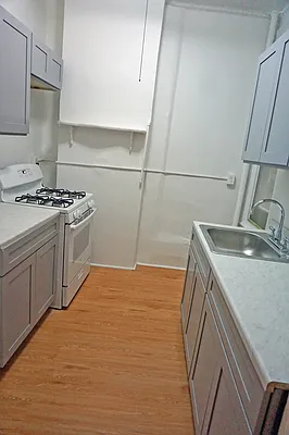 Rented by Brownstone Property Group | media 18