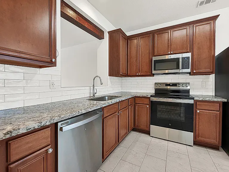 3105 Judge Holland Ln — Photo 5