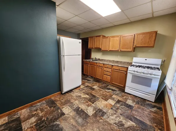 306 6th St SE, Independence, IA 50644