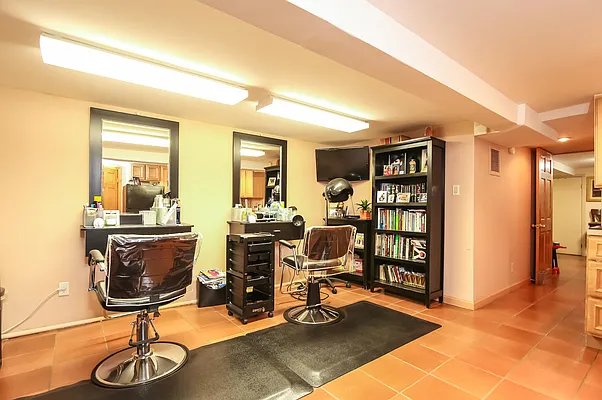 Sold by Fillmore | media 8