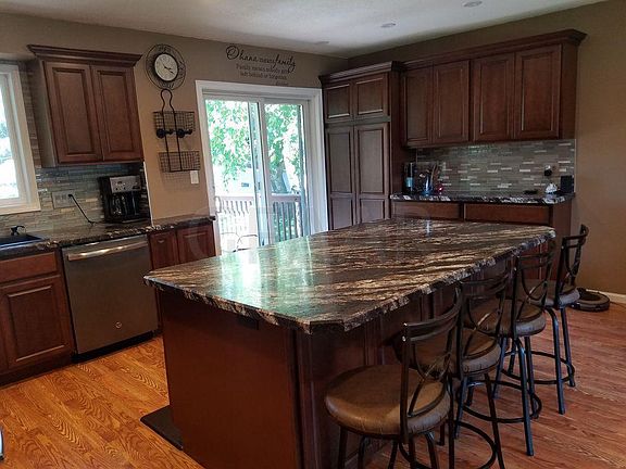 2nd image of 535 Crescent Dr