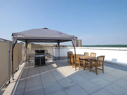 Sold by Sotheby's International Realty | media 4