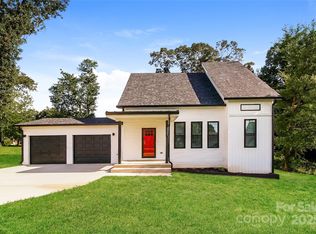 131 Clearview Rd, Statesville, NC 28625