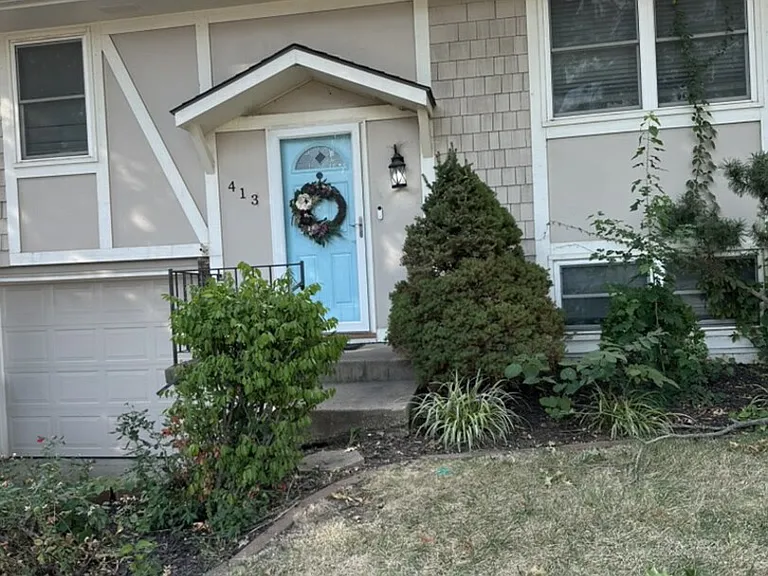 SE Lana Ct — Photo 3