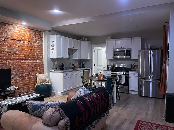 5th image of 525 Northampton St APT 1