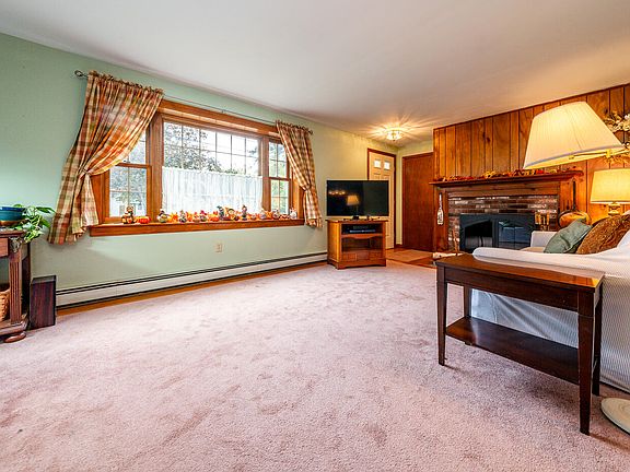 2nd image of 19 Seminole Drive