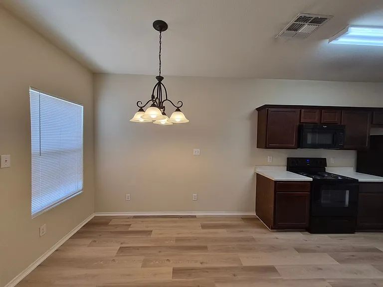 7206 Colina Way — Photo 8