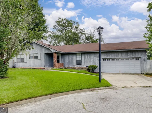 10 Versailles Ct, Savannah, GA 31419